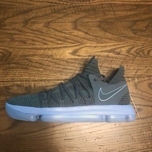 Nike KD 10 men’s size 10 in dark gray